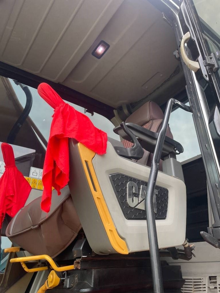 Bager guseničar CAT 330GC: slika 8