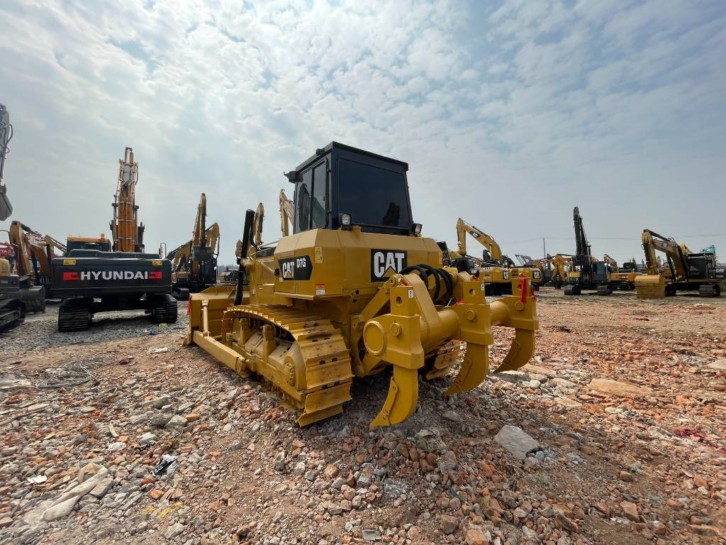 CAT D 7 G - Bager guseničar: slika 3 CAT D 7 G - Bager guseničar: slika 3