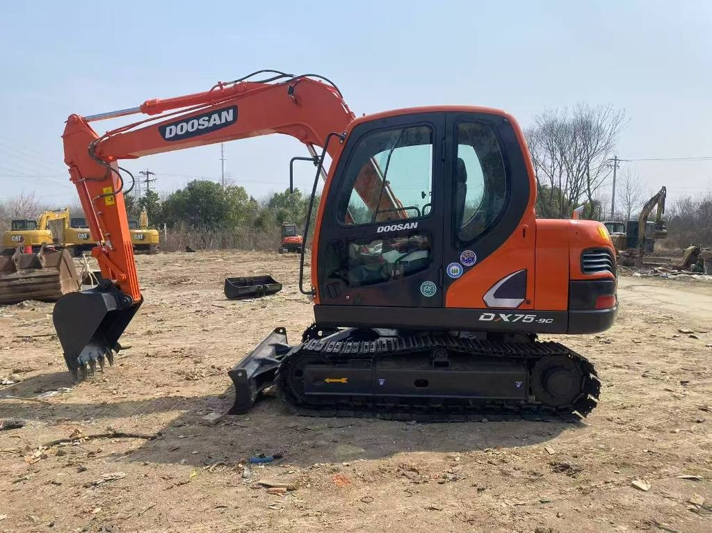 Doosan DX 75-9 C - Mini bager: slika 1 Doosan DX 75-9 C - Mini bager: slika 1