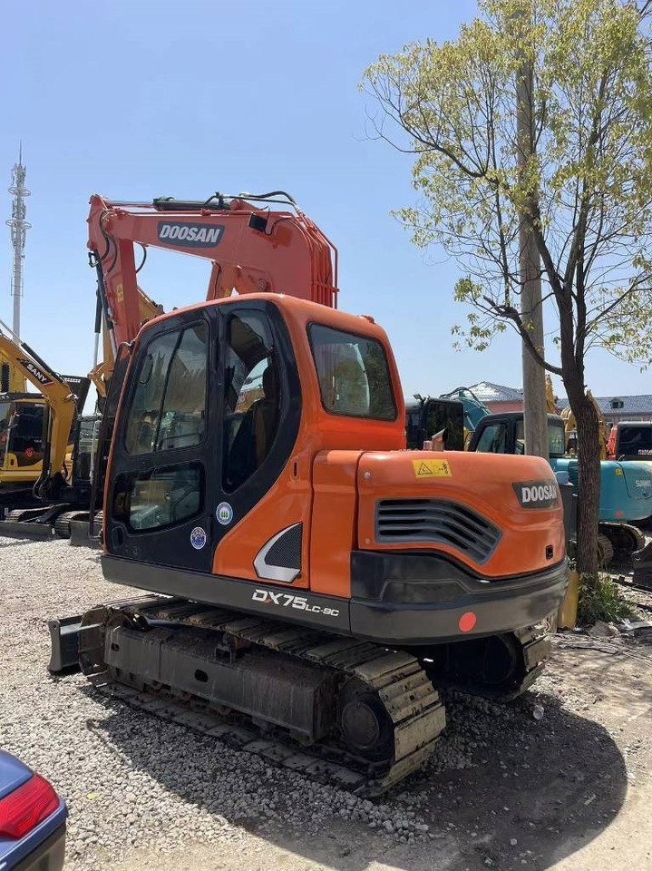 Doosan DX75 - Mini bager: slika 1 Doosan DX75 - Mini bager: slika 1