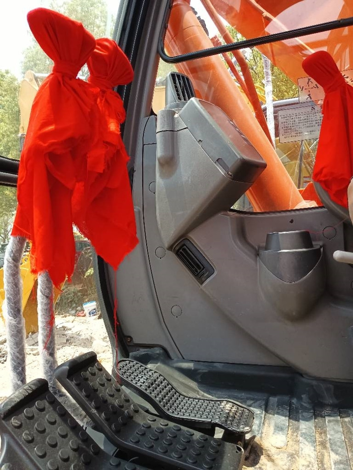 Hitachi ZX 135 U-5 - Bager guseničar: slika 5 Hitachi ZX 135 U-5 - Bager guseničar: slika 5