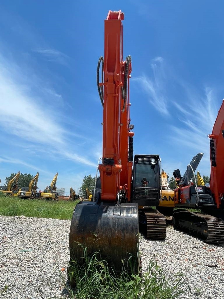 Hitachi ZX 200 - Bager guseničar: slika 3 Hitachi ZX 200 - Bager guseničar: slika 3