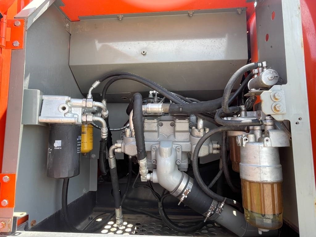 Hitachi ZX 200 - Bager guseničar: slika 5 Hitachi ZX 200 - Bager guseničar: slika 5