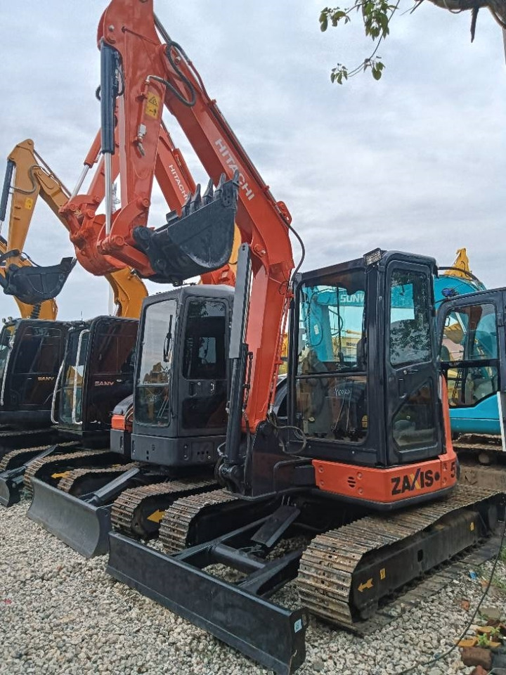 Hitachi ZX 55 - Bager guseničar: slika 2 Hitachi ZX 55 - Bager guseničar: slika 2