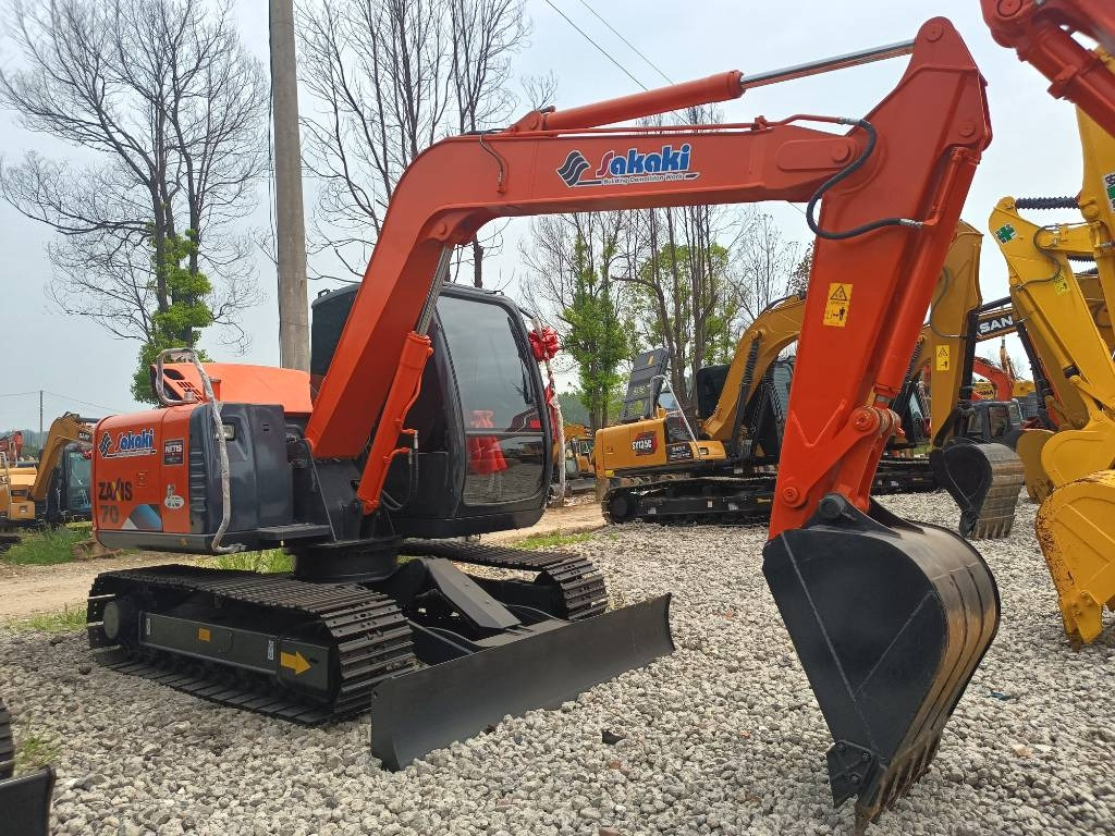 Hitachi ZX 70 - Mini bager: slika 1 Hitachi ZX 70 - Mini bager: slika 1