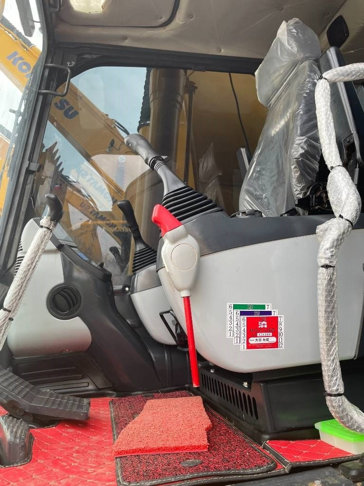 Komatsu PC 220 - Bager guseničar: slika 3 Komatsu PC 220 - Bager guseničar: slika 3
