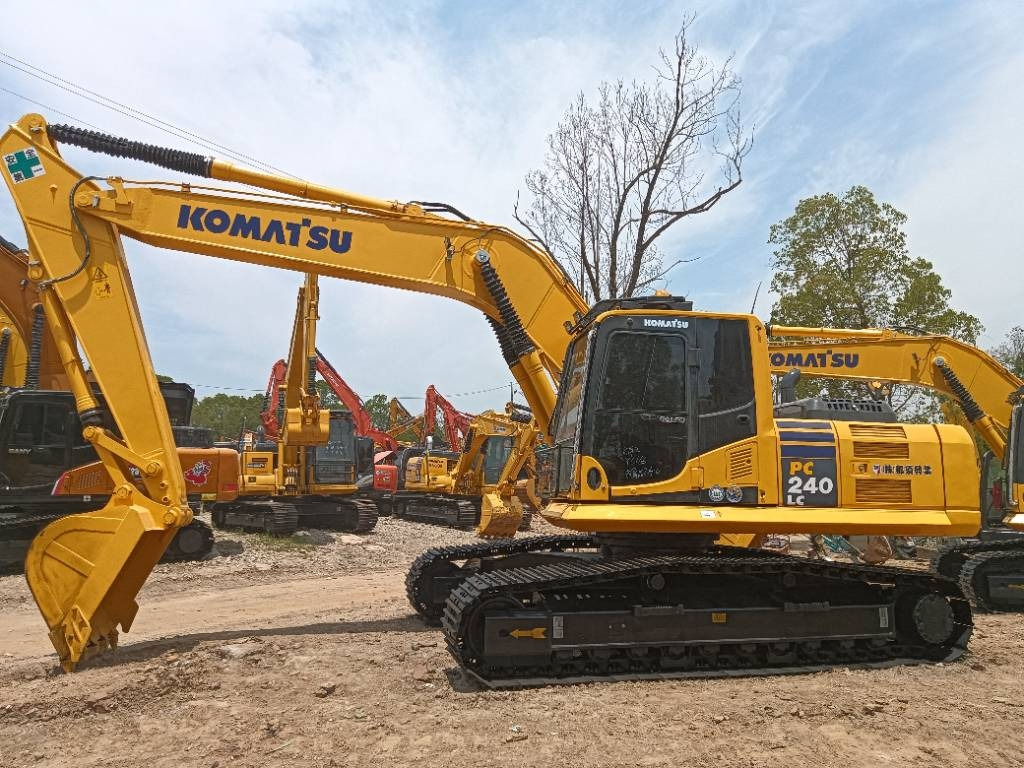 Komatsu PC 240 - Bager guseničar: slika 1 Komatsu PC 240 - Bager guseničar: slika 1