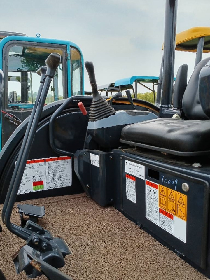 Komatsu PC 35 - Bager guseničar: slika 5 Komatsu PC 35 - Bager guseničar: slika 5