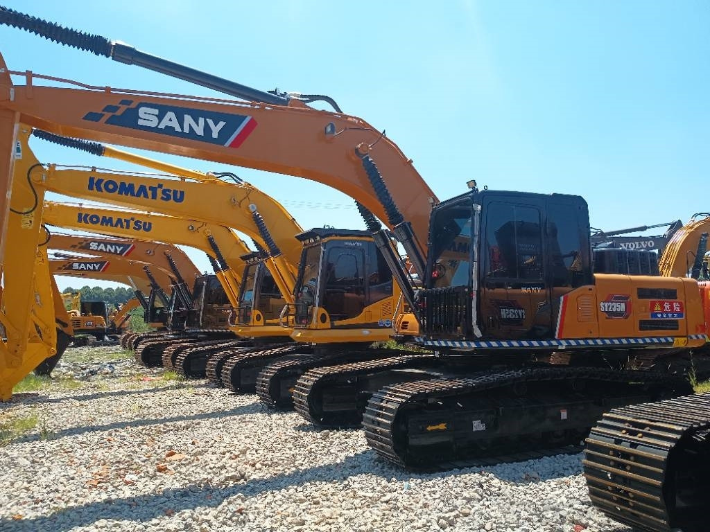 Sany 235 - Bager guseničar: slika 2 Sany 235 - Bager guseničar: slika 2