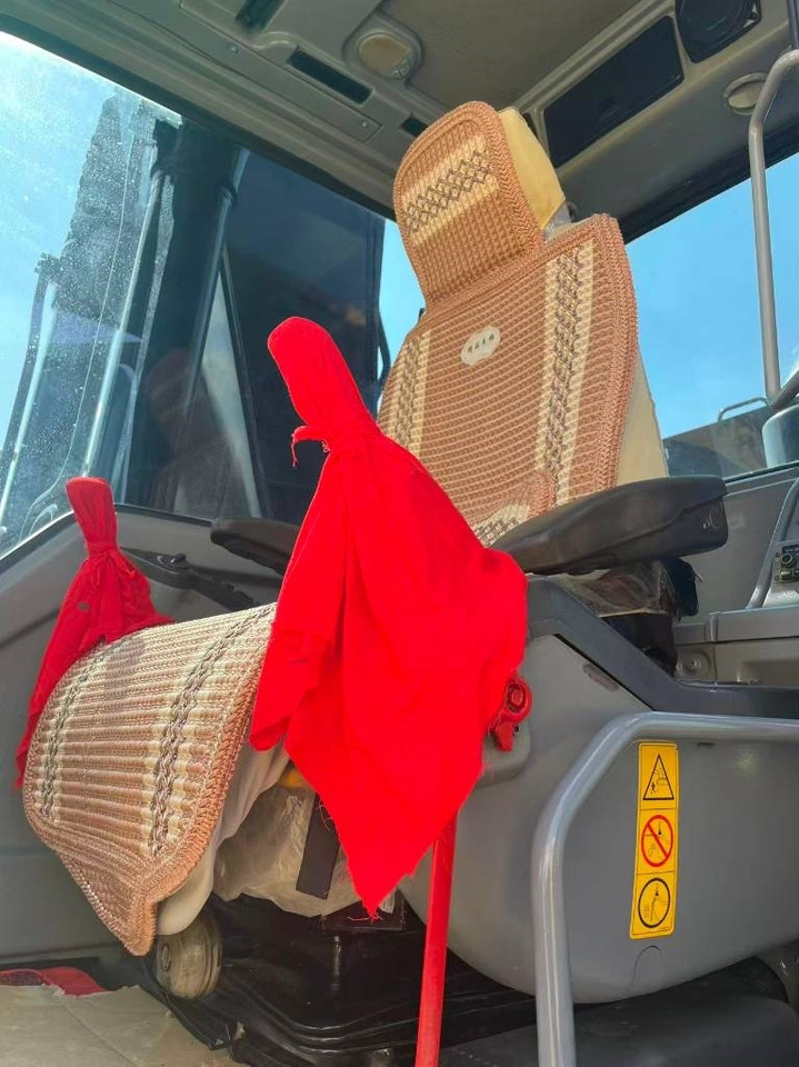 Volvo EC 240 - Bager guseničar: slika 4 Volvo EC 240 - Bager guseničar: slika 4