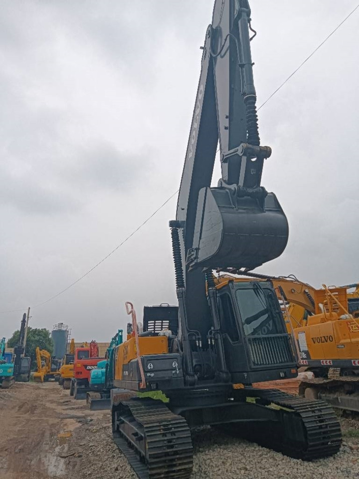 Lizing Volvo EC 240  Volvo EC 240: slika 6