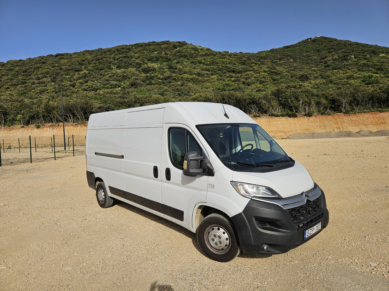 Citroen Jumper Control FT 350 L3H2 2.2 Blue HDI S&S 140 - Furgon: slika 2 Citroen Jumper Control FT 350 L3H2 2.2 Blue HDI S&S 140 - Furgon: slika 2