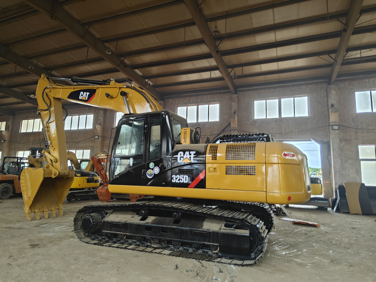 CATERPILLAR 325D - Bager guseničar: slika 2 CATERPILLAR 325D - Bager guseničar: slika 2