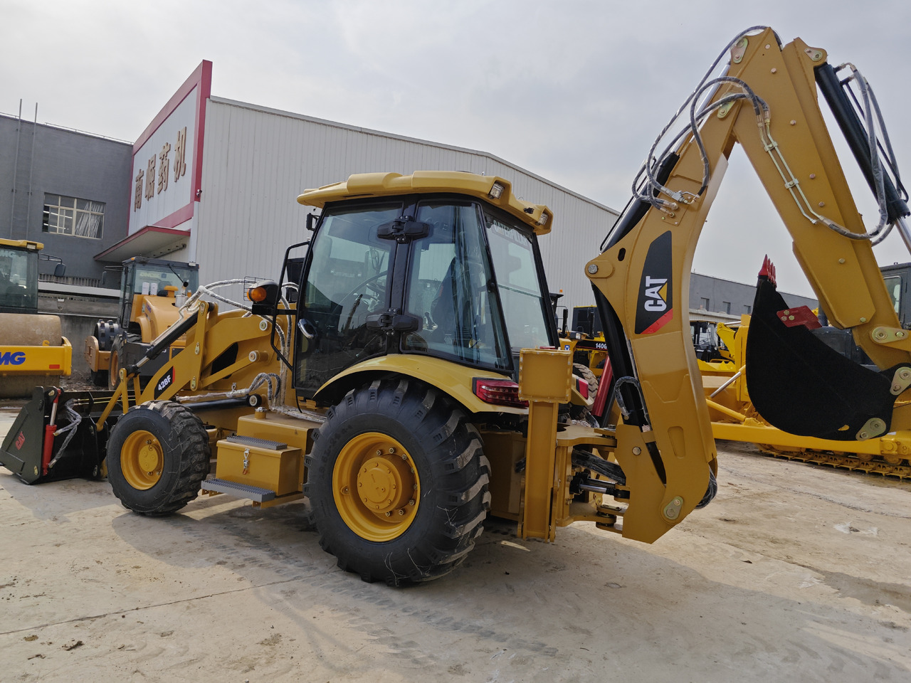 CATERPILLAR 428F backhoe loader - Bager utovarivač: slika 3 CATERPILLAR 428F backhoe loader - Bager utovarivač: slika 3