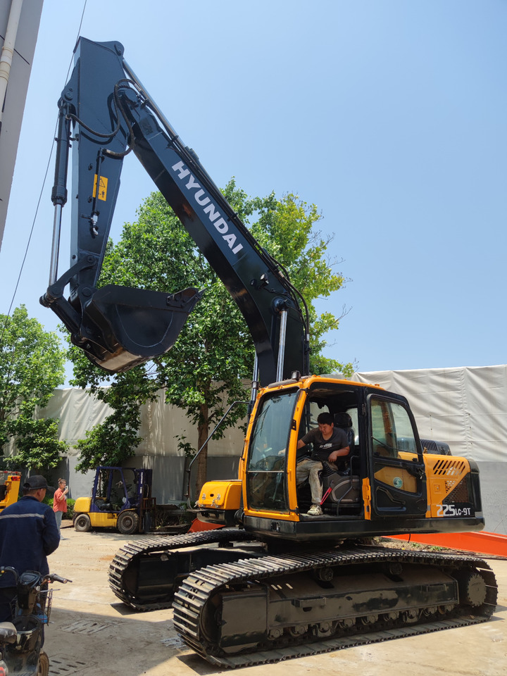 HYUNDAI 225 USED 225LC-9 EXCAVATOR - Bager guseničar: slika 3 HYUNDAI 225 USED 225LC-9 EXCAVATOR - Bager guseničar: slika 3