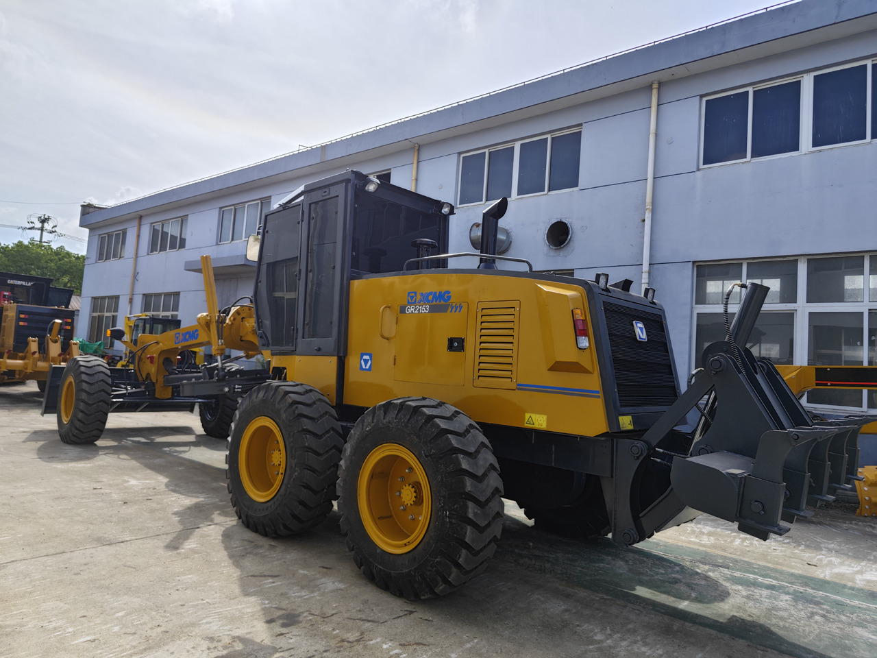 XCMG GR215 used motor grader - Grejder: slika 4 XCMG GR215 used motor grader - Grejder: slika 4