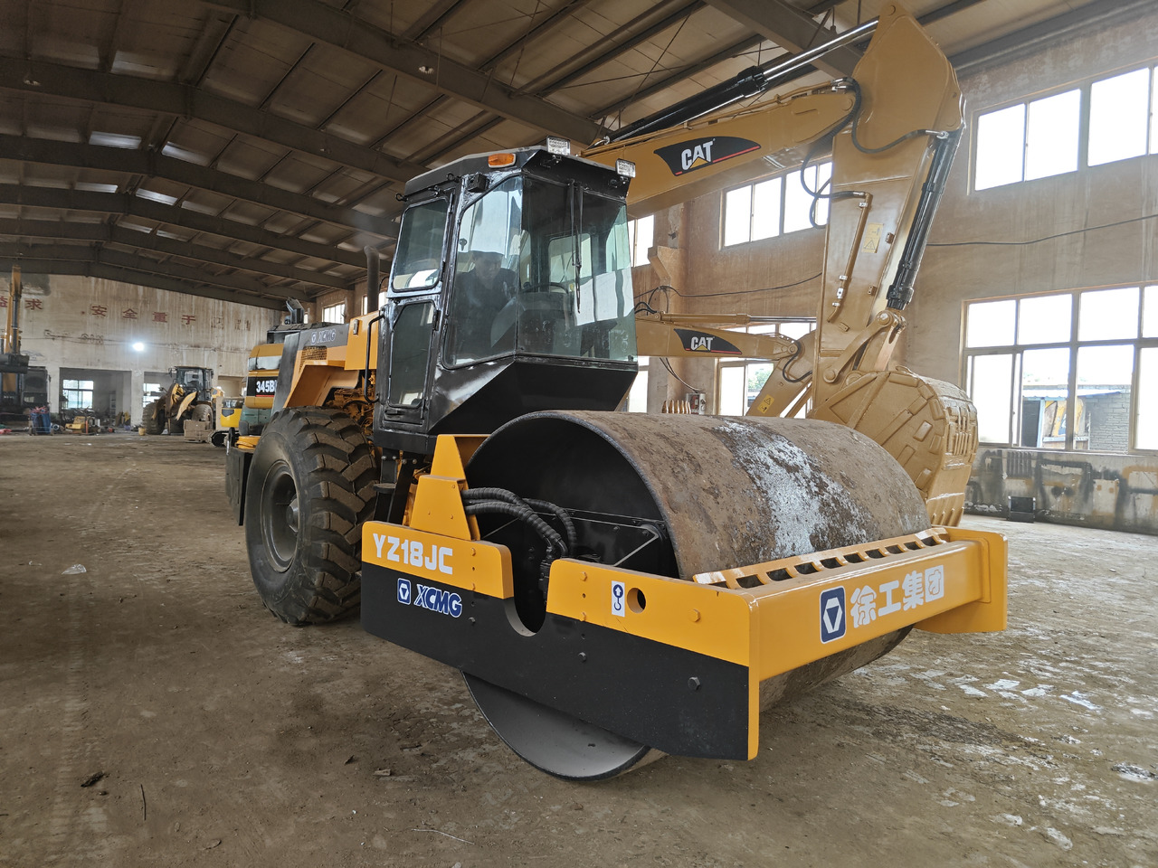 XCMG YZ18JC Used xcmg road roller/compactor - Valjak za puteve: slika 1 XCMG YZ18JC Used xcmg road roller/compactor - Valjak za puteve: slika 1