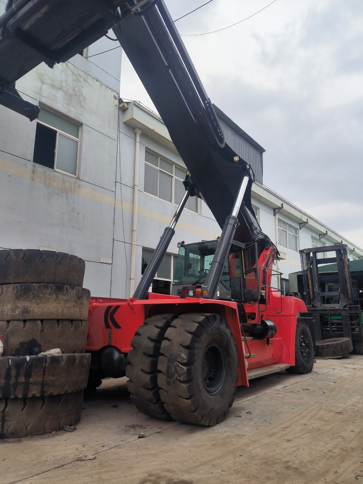 Kalmar DRF450 Used Reach stacker/Container forklift - Dizalica za kontejnere: slika 4 Kalmar DRF450 Used Reach stacker/Container forklift - Dizalica za kontejnere: slika 4