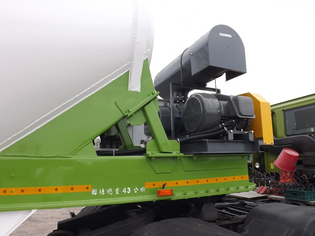 JSIE JSIE9401FT - Poluprikolica cisterna: slika 4 JSIE JSIE9401FT - Poluprikolica cisterna: slika 4