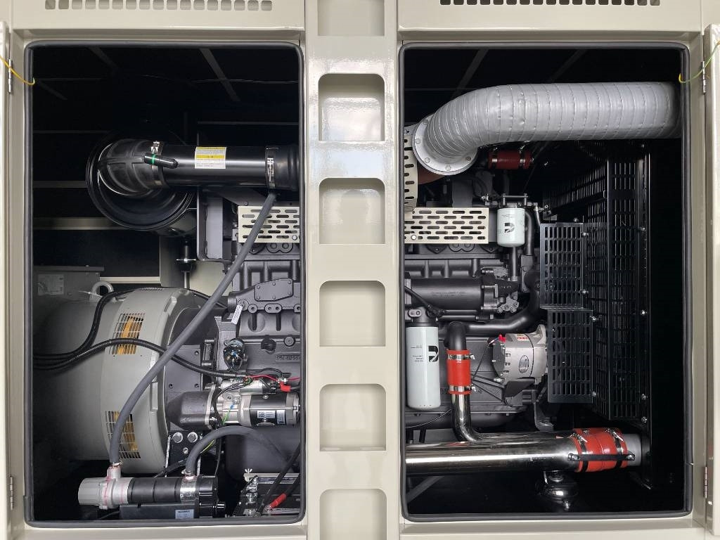 Novu Set generatora Cummins QSNT-G3 - 440 kVA Generator - DPX-19844: slika 12 Novu Set generatora Cummins QSNT-G3 - 440 kVA Generator - DPX-19844: slika 12