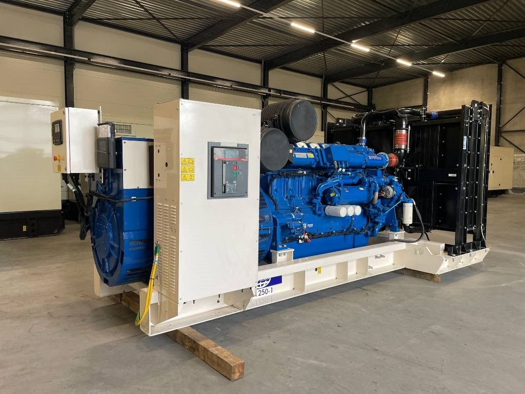 FG Wilson P1250-1 - 1250 kVA Surplus Genset - DPX-25089 - Set generatora: slika 2 FG Wilson P1250-1 - 1250 kVA Surplus Genset - DPX-25089 - Set generatora: slika 2