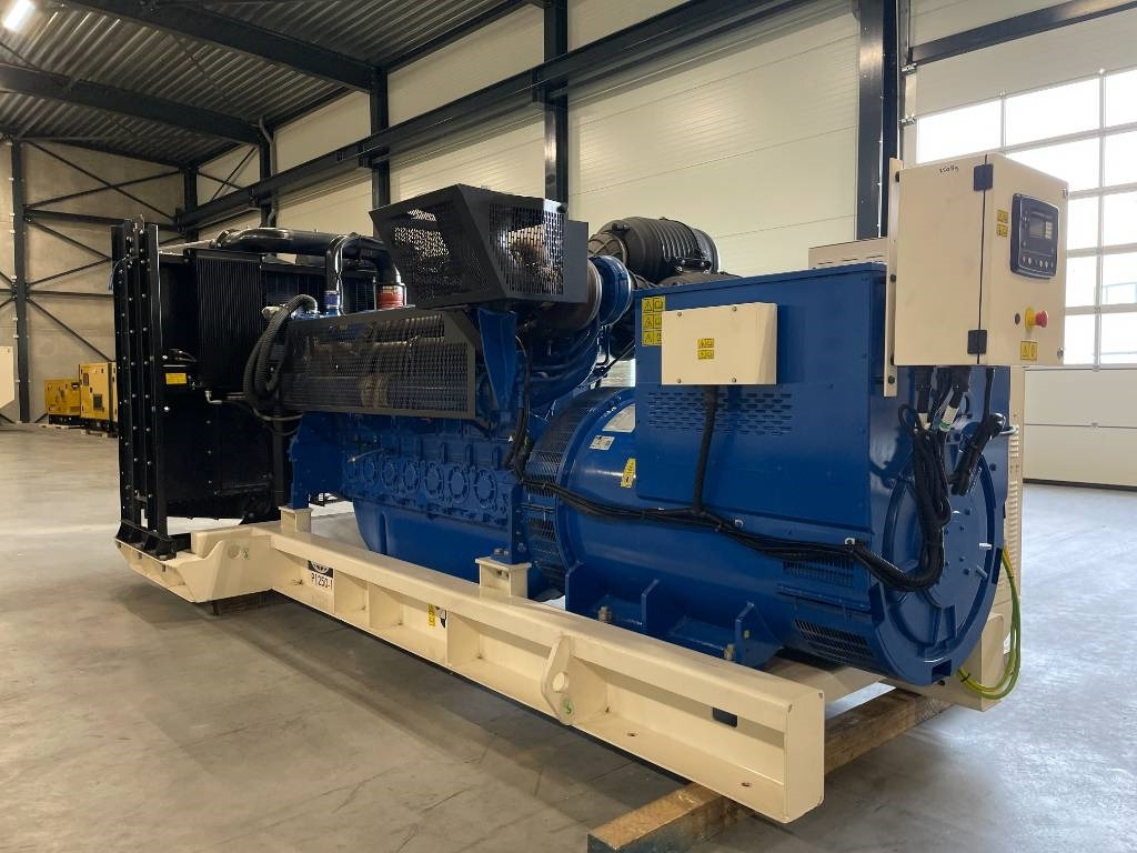 FG Wilson P1250-1 - 1250 kVA Surplus Genset - DPX-25089 - Set generatora: slika 3 FG Wilson P1250-1 - 1250 kVA Surplus Genset - DPX-25089 - Set generatora: slika 3