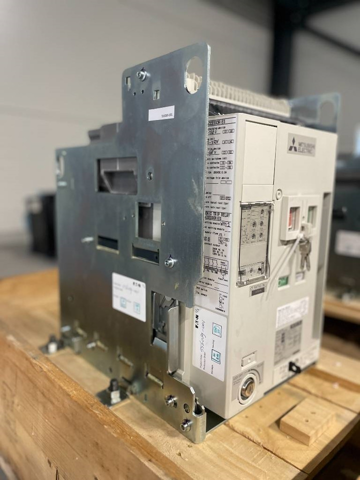 Mitsubishi Circuit breaker 1250A - AE1250-SW 3P - DPX-12648 - Građevinska mašina: slika 2 Mitsubishi Circuit breaker 1250A - AE1250-SW 3P - DPX-12648 - Građevinska mašina: slika 2