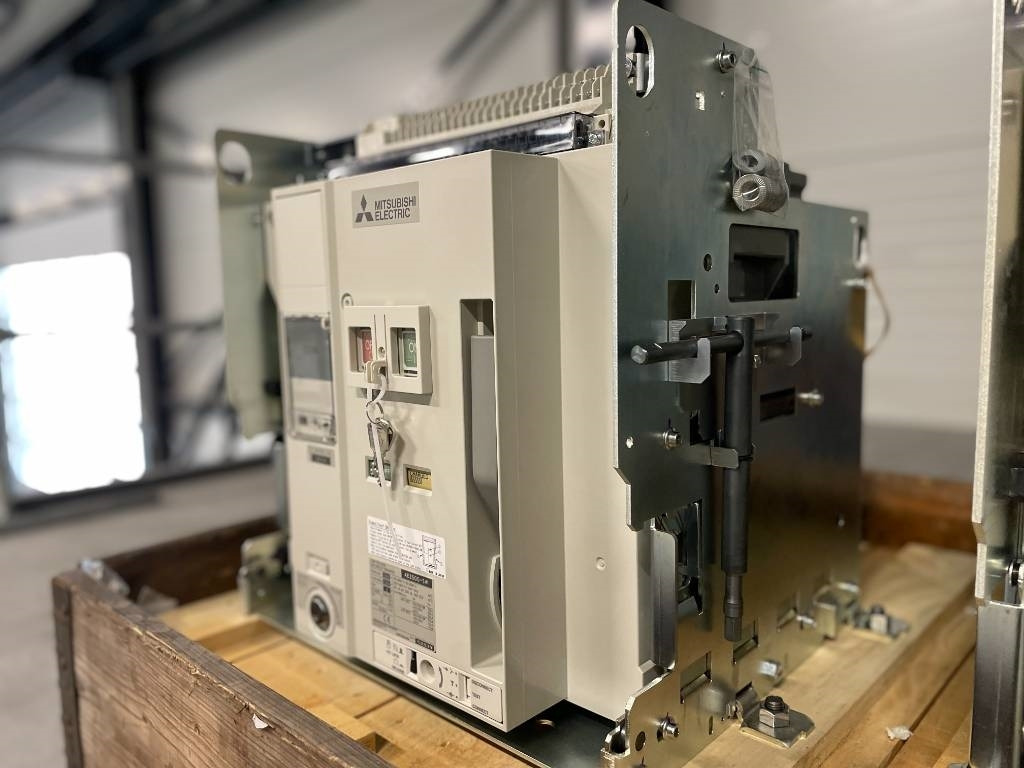 Mitsubishi Circuit breaker 2500A - AE2500-SW 3P - DPX-12648 - Građevinska mašina: slika 5 Mitsubishi Circuit breaker 2500A - AE2500-SW 3P - DPX-12648 - Građevinska mašina: slika 5
