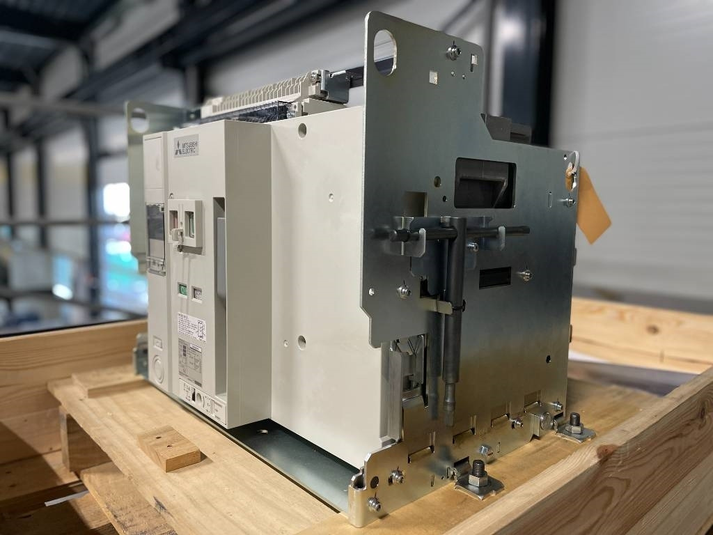 Mitsubishi Circuit breaker 4000A - AE4000-SWA 4P - DPX-12648 - Građevinska mašina: slika 5 Mitsubishi Circuit breaker 4000A - AE4000-SWA 4P - DPX-12648 - Građevinska mašina: slika 5