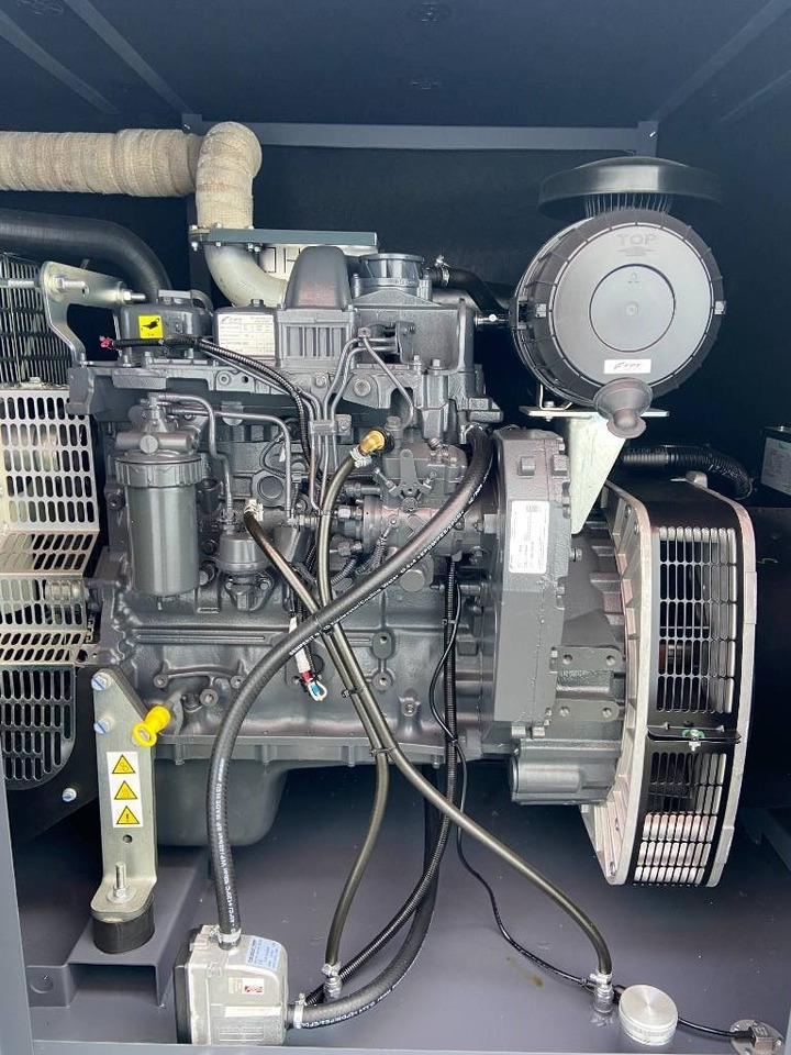 Iveco NEF45SM2 - 88 kVA Generator - DPX-17551 - Set generatora: slika 4 Iveco NEF45SM2 - 88 kVA Generator - DPX-17551 - Set generatora: slika 4