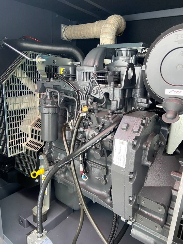 Iveco NEF45SM2 - 88 kVA Generator - DPX-17551 - Set generatora: slika 5 Iveco NEF45SM2 - 88 kVA Generator - DPX-17551 - Set generatora: slika 5