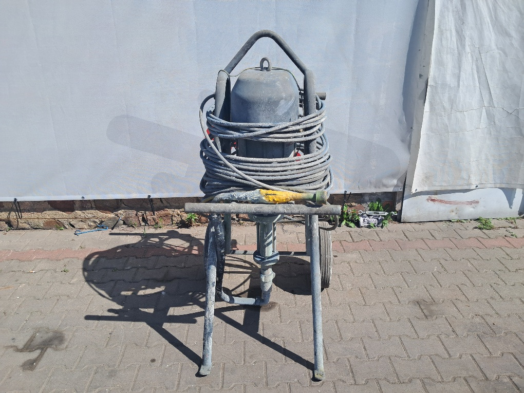 Agregat malarski pompa WAGNER PROTEC 95-150 - Rok 2022 - 530 bar - AIRLESS - Građevinska oprema: slika 2 Agregat malarski pompa WAGNER PROTEC 95-150 - Rok 2022 - 530 bar - AIRLESS - Građevinska oprema: slika 2