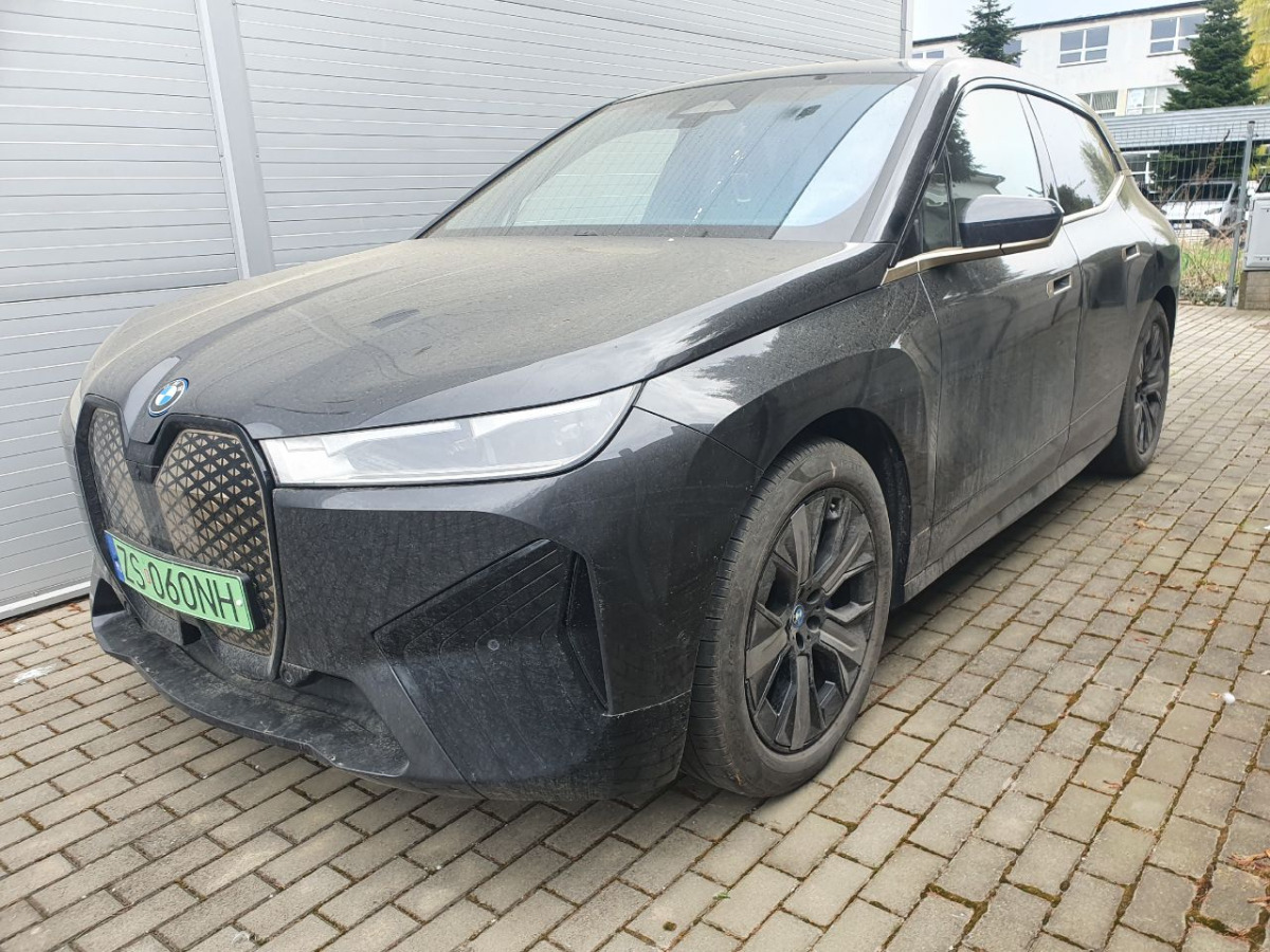 BMW iX XDRIVE40 SUV - SUV: slika 2 BMW iX XDRIVE40 SUV - SUV: slika 2