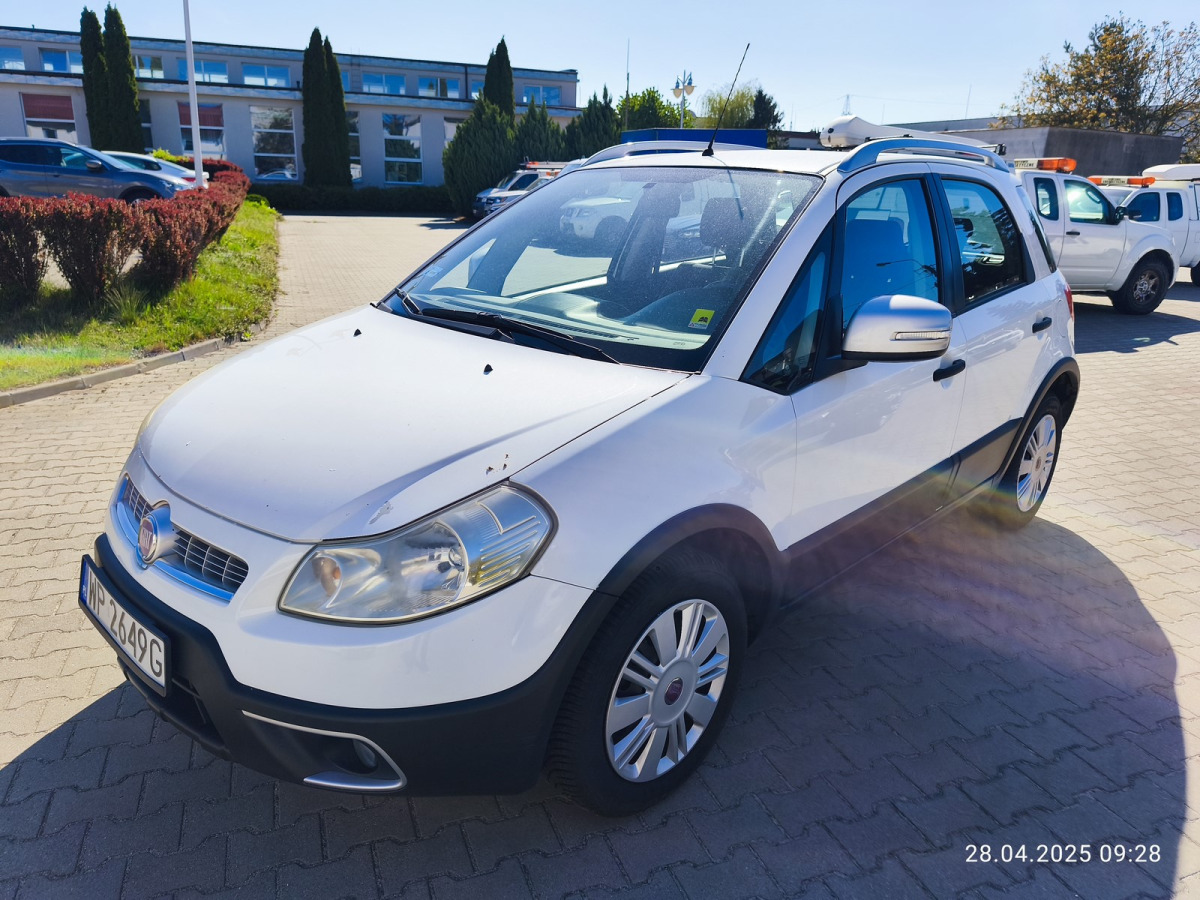 FIAT SEDICI MINIVAN - Automobil: slika 2 FIAT SEDICI MINIVAN - Automobil: slika 2