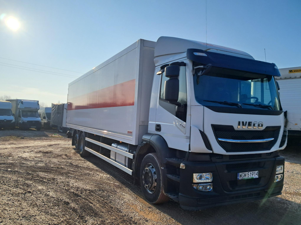 IVECO AD260SY/P KONTENER Z WINDĄ - Kamion sa zatvorenim sandukom: slika 1 IVECO AD260SY/P KONTENER Z WINDĄ - Kamion sa zatvorenim sandukom: slika 1
