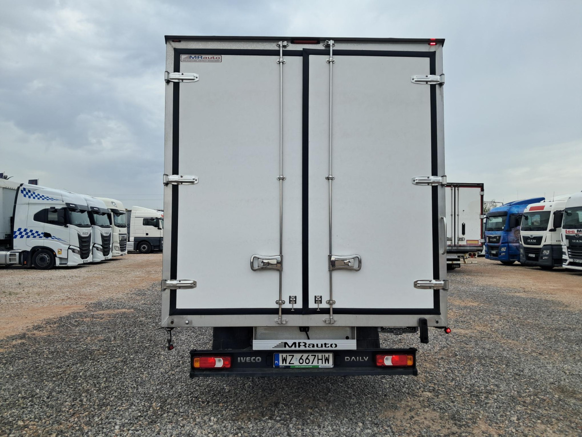 IVECO DAILY IZOTERMICZNY - Dostavno vozilo hladnjača: slika 5 IVECO DAILY IZOTERMICZNY - Dostavno vozilo hladnjača: slika 5