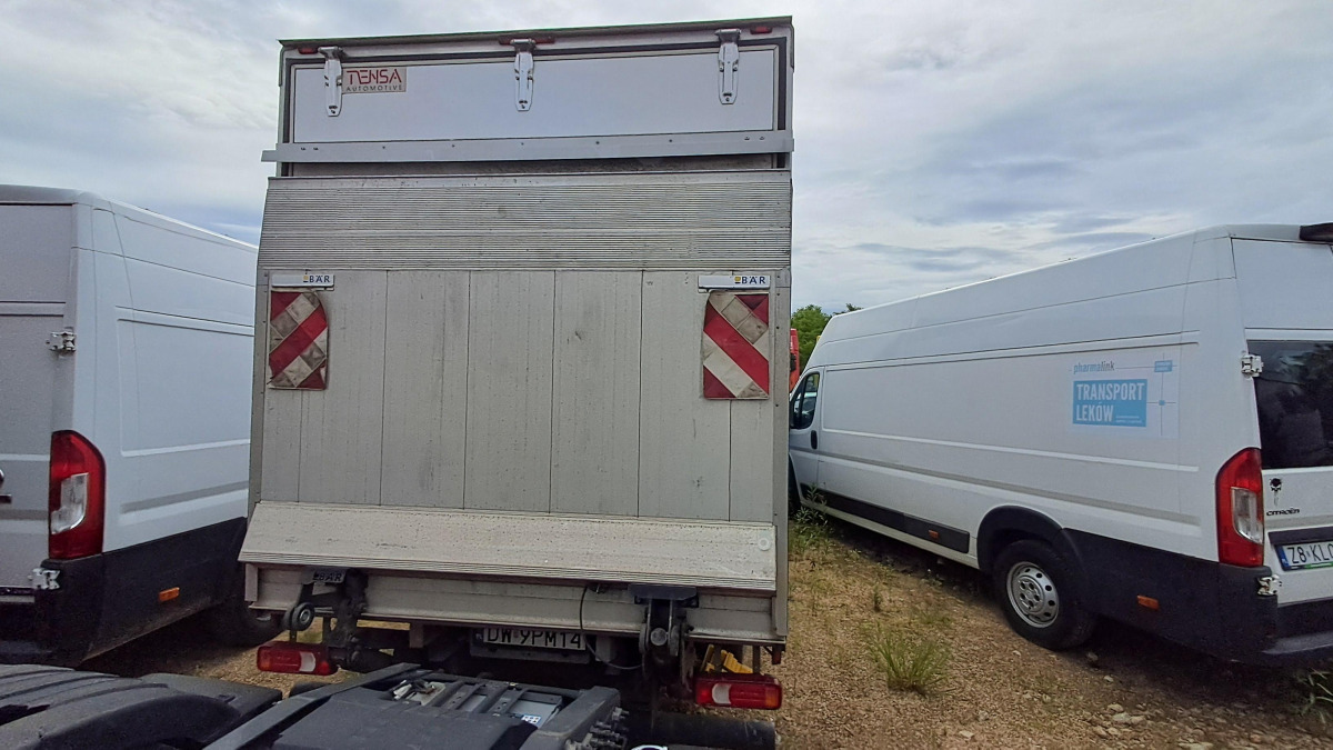 IVECO DAILY KONTENER Z WINDĄ - Kamion sa zatvorenim sandukom: slika 4 IVECO DAILY KONTENER Z WINDĄ - Kamion sa zatvorenim sandukom: slika 4