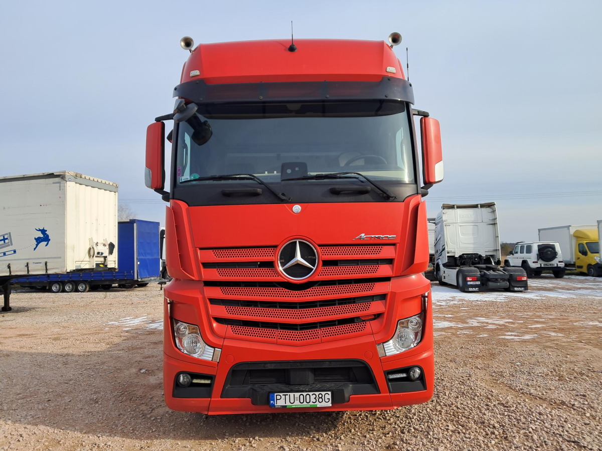MERCEDES BENZ ACTROS BDF - Kamion za prevoz kontejnera/ Kamion sa promenjivim sandukom: slika 2 MERCEDES BENZ ACTROS BDF - Kamion za prevoz kontejnera/ Kamion sa promenjivim sandukom: slika 2