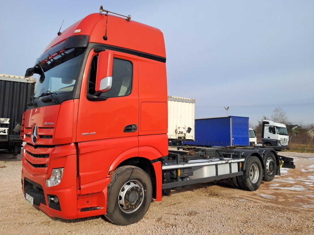 MERCEDES BENZ ACTROS BDF - Kamion za prevoz kontejnera/ Kamion sa promenjivim sandukom: slika 3 MERCEDES BENZ ACTROS BDF - Kamion za prevoz kontejnera/ Kamion sa promenjivim sandukom: slika 3