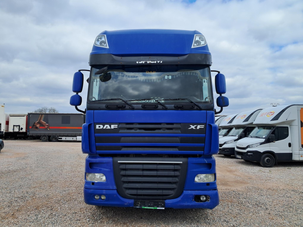 DAF XF CIĄGNIK SIODŁOWY - Tegljač: slika 2 DAF XF CIĄGNIK SIODŁOWY - Tegljač: slika 2