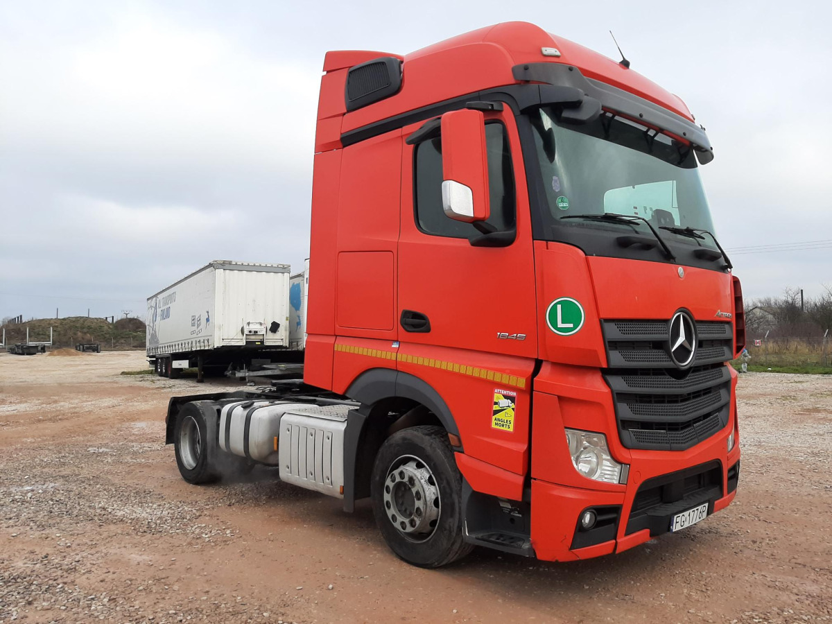 MERCEDES BENZ ACTROS CIĄGNIK SIODŁOWY - Tegljač: slika 1 MERCEDES BENZ ACTROS CIĄGNIK SIODŁOWY - Tegljač: slika 1