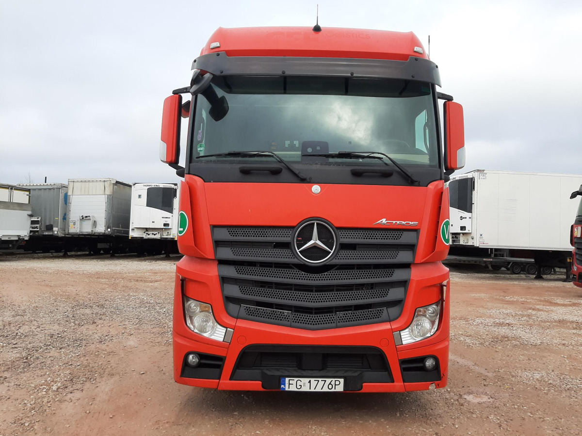 MERCEDES BENZ ACTROS CIĄGNIK SIODŁOWY - Tegljač: slika 4 MERCEDES BENZ ACTROS CIĄGNIK SIODŁOWY - Tegljač: slika 4