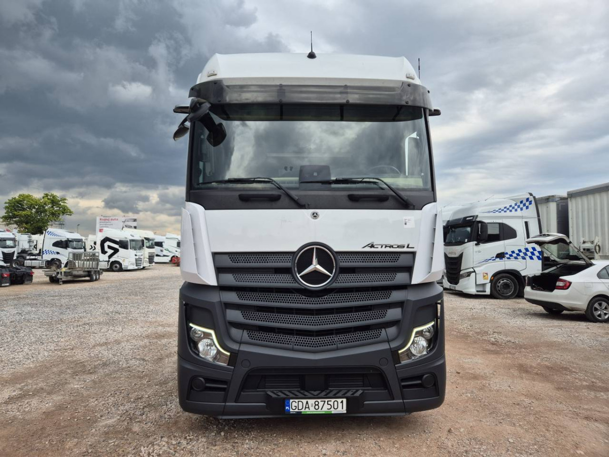 MERCEDES BENZ ACTROS CIĄGNIK SIODŁOWY - Tegljač: slika 3 MERCEDES BENZ ACTROS CIĄGNIK SIODŁOWY - Tegljač: slika 3