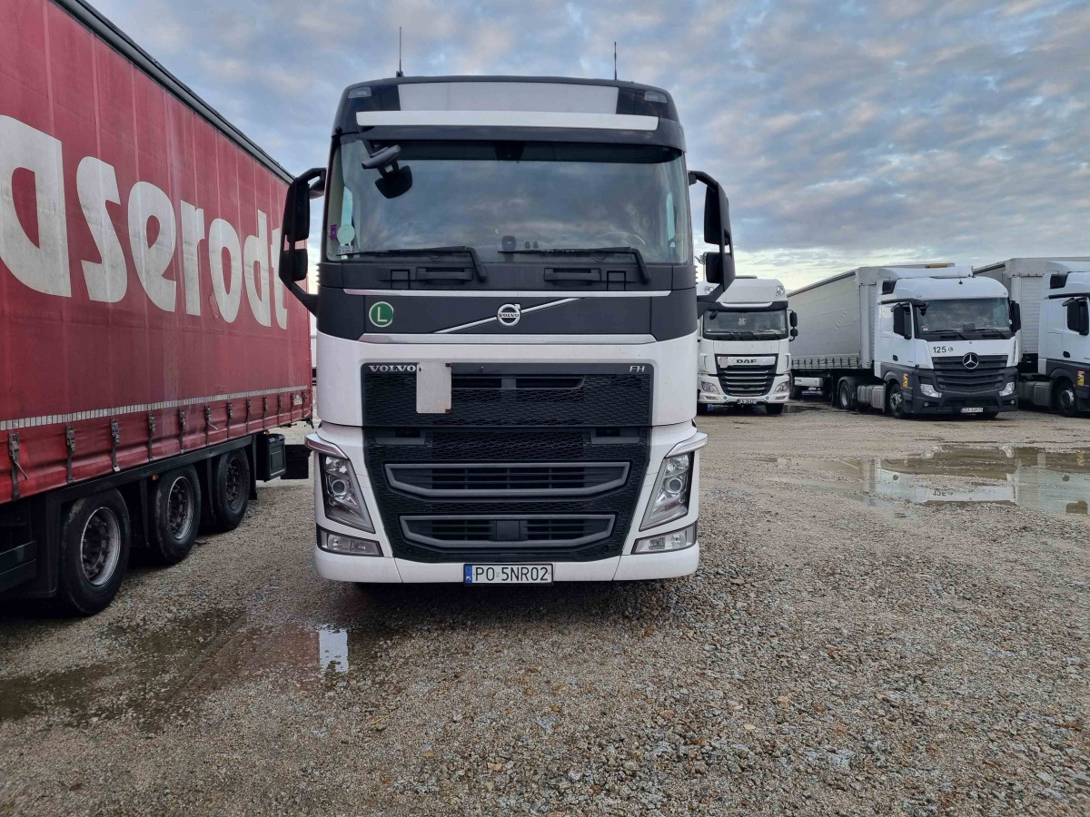 VOLVO FH 460 CIĄGNIK SIODŁOWY - Tegljač: slika 2 VOLVO FH 460 CIĄGNIK SIODŁOWY - Tegljač: slika 2