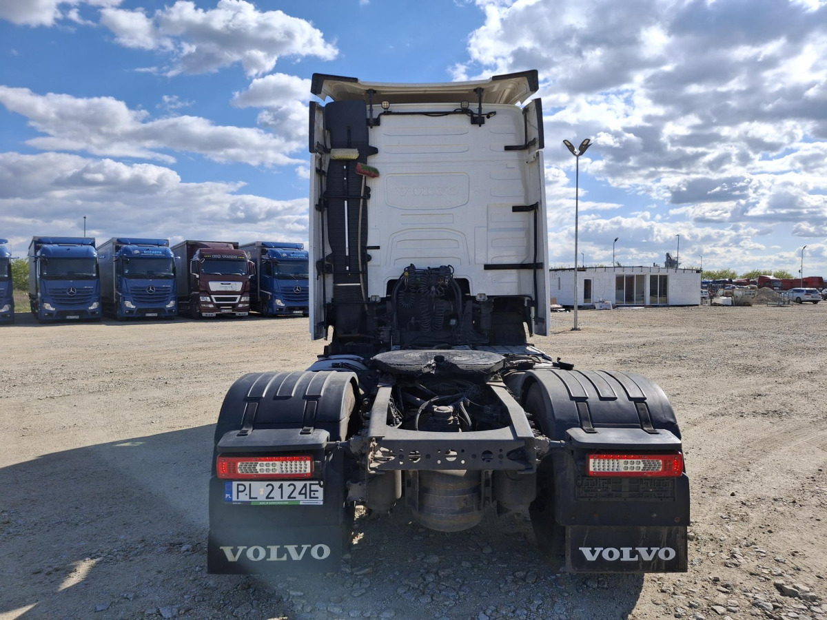 VOLVO FH CIĄGNIK SIODŁOWY - Tegljač: slika 4 VOLVO FH CIĄGNIK SIODŁOWY - Tegljač: slika 4