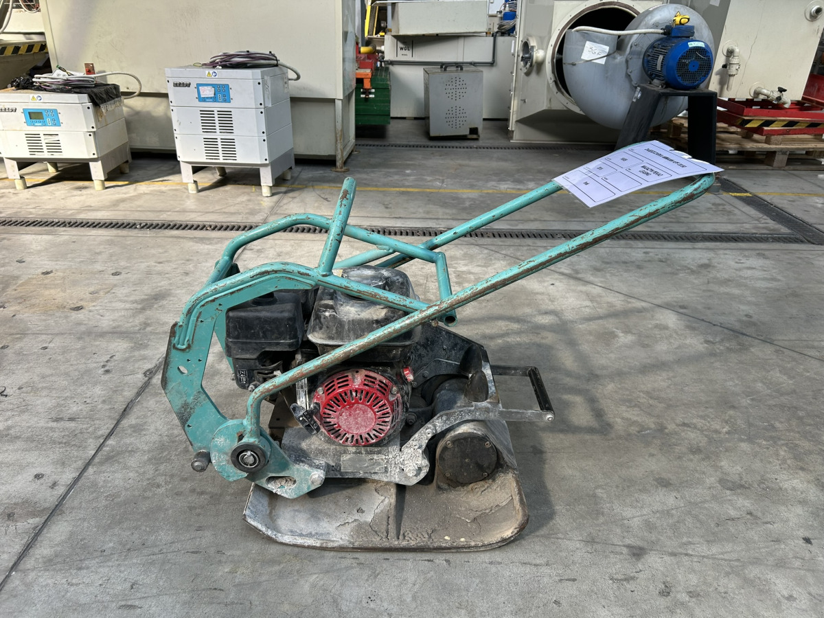 Zagęszczarka AMMANN APF 20/50 - 2019 - 500mm - 20kN - Honda GX160 - Vibraciona ploča: slika 4 Zagęszczarka AMMANN APF 20/50 - 2019 - 500mm - 20kN - Honda GX160 - Vibraciona ploča: slika 4