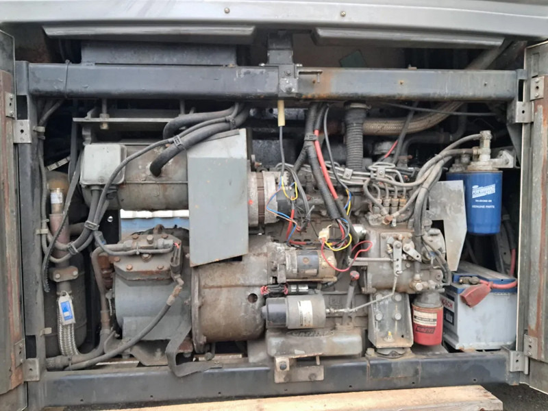 CARRIER Maxima - Sistem za hlađenje za Kamion: slika 4 CARRIER Maxima - Sistem za hlađenje za Kamion: slika 4