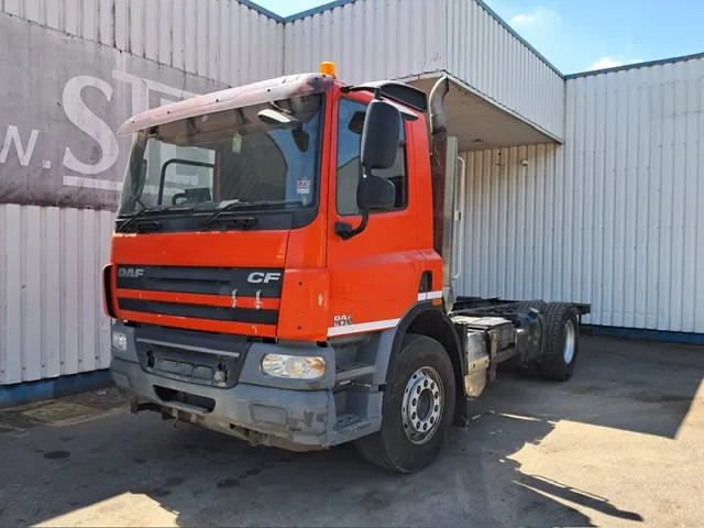 DAF CF 75.310 , RHD , ZF Manual , Euro 5 - Kamion sa golom šasijom i zatvorenom kabinom: slika 1 DAF CF 75.310 , RHD , ZF Manual , Euro 5 - Kamion sa golom šasijom i zatvorenom kabinom: slika 1