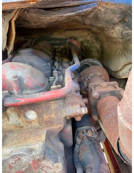 Kamion sa golom šasijom i zatvorenom kabinom MAN 26.280 , 6x4 , ZF Manual , Spring suspension: slika 19