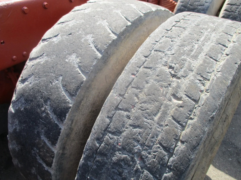 Kamion sa golom šasijom i zatvorenom kabinom MAN 26.280 , 6x4 , ZF Manual , Spring suspension: slika 14